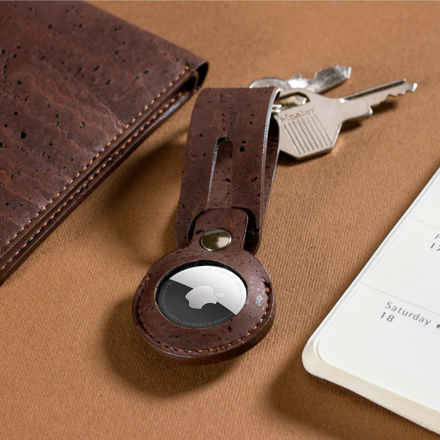 keychains airtag apple cork brown
