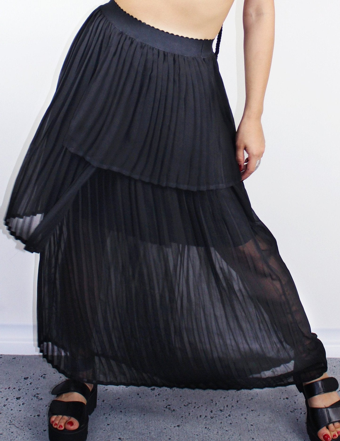 Black vegan skirt