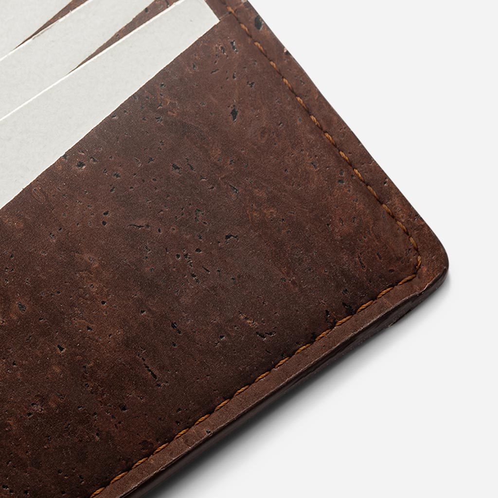 Airtag Wallet Slim Bifold vegan leather cork brown