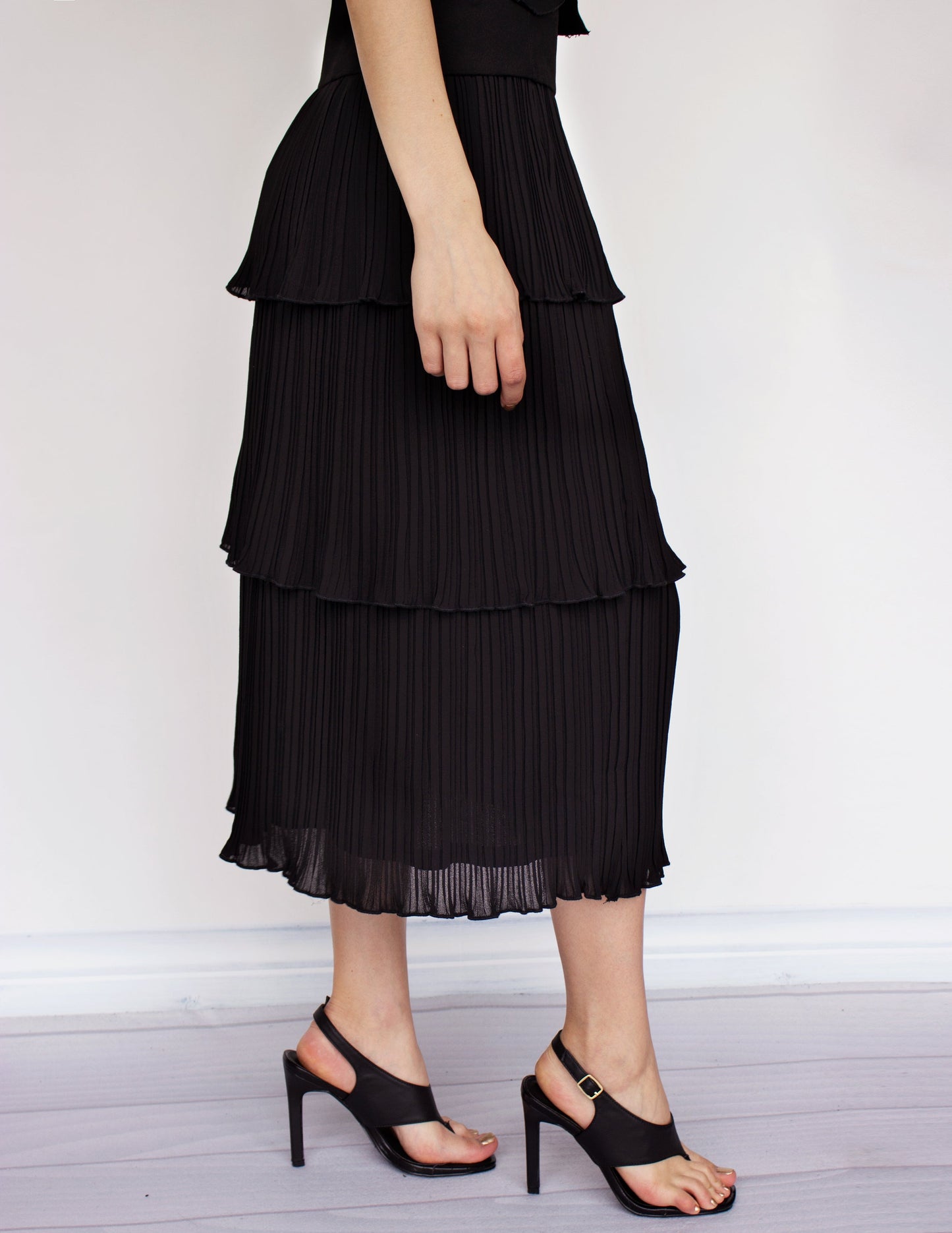 black vegan skirt