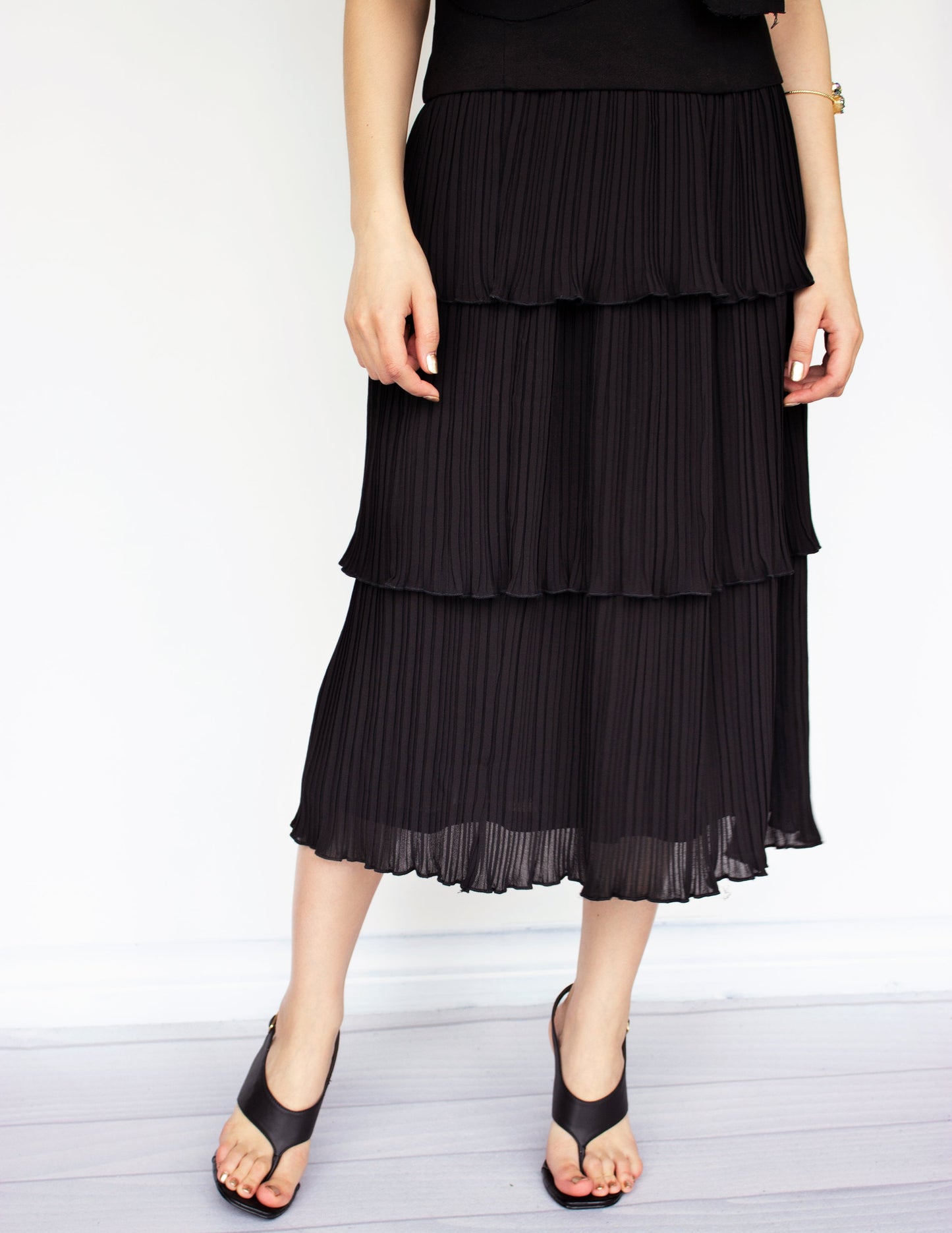 black vegan skirt