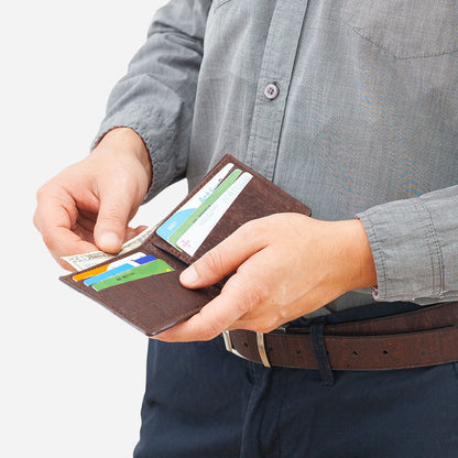 Airtag Wallet Slim Bifold vegan leather cork brown